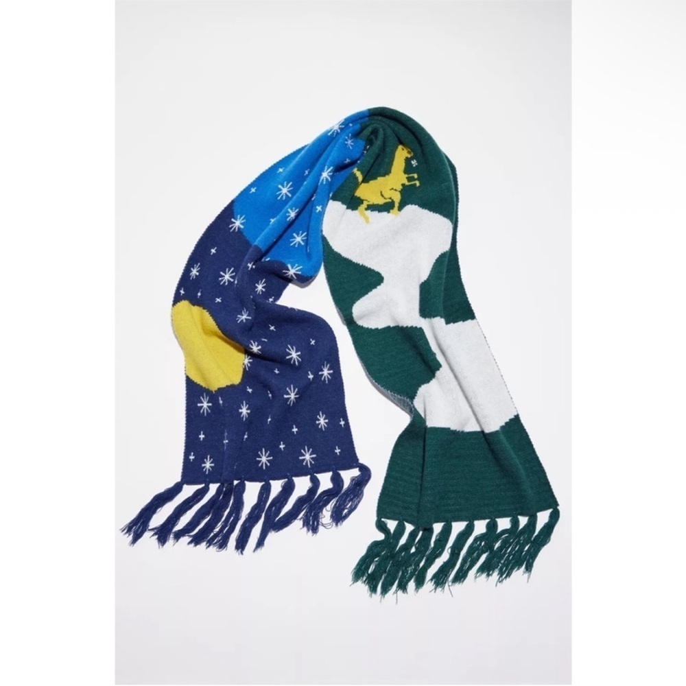 Urban Outfitters Dash Scene Scarf in Green Dino NWT